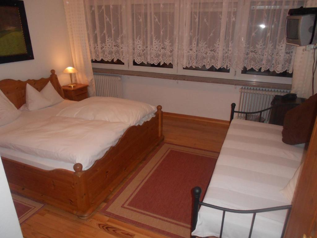 Hotel Adam Саарбрюкен Стая снимка