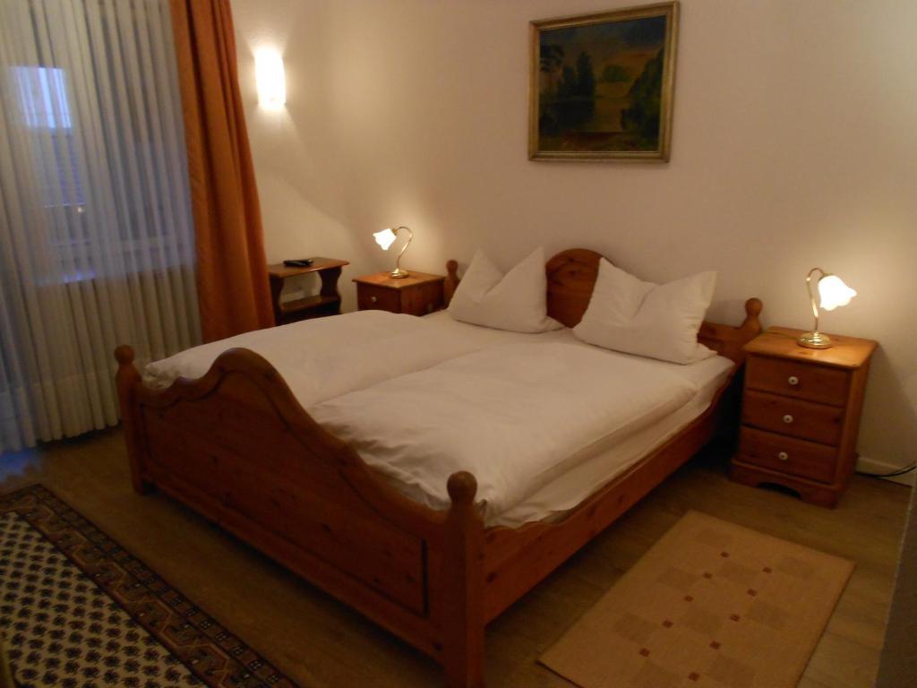 Hotel Adam Саарбрюкен Екстериор снимка